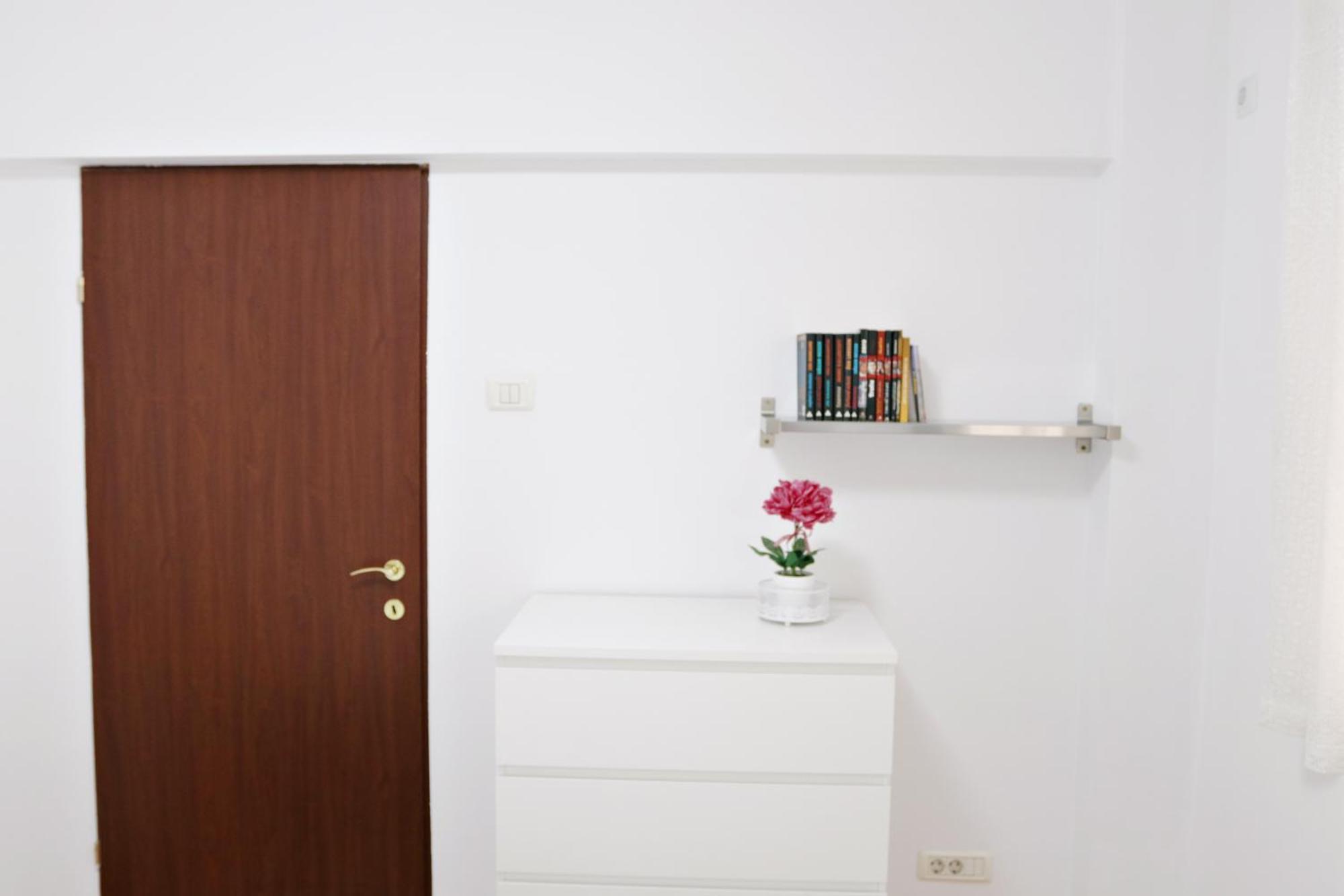 City Base I 2 Bedroom Apt Victoriei Bucureşti Ngoại thất bức ảnh